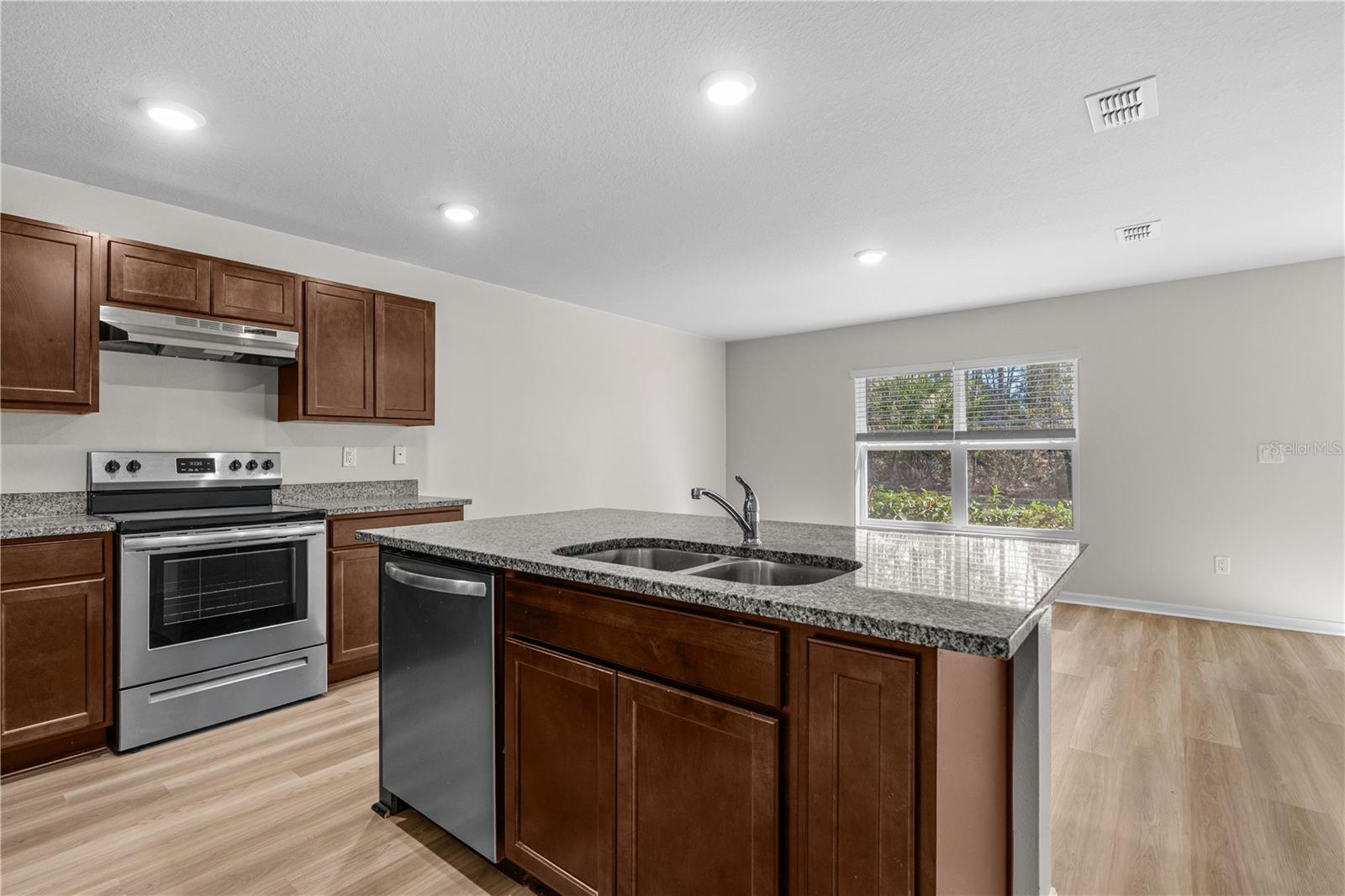 2 UNION CT, PALM COAST, FL, 32164