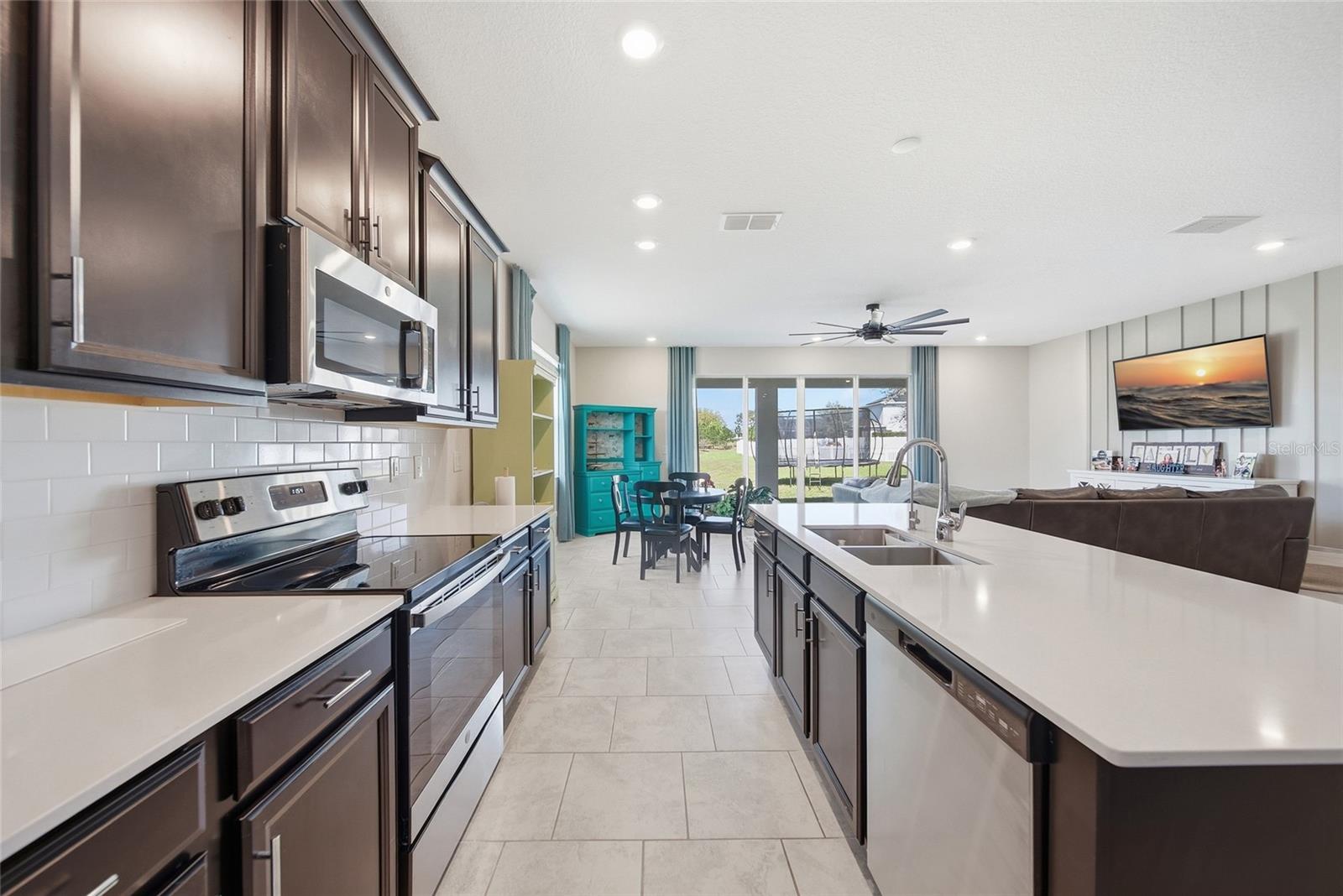 13 WHITE HORSE WAY, GROVELAND, FL, 34736