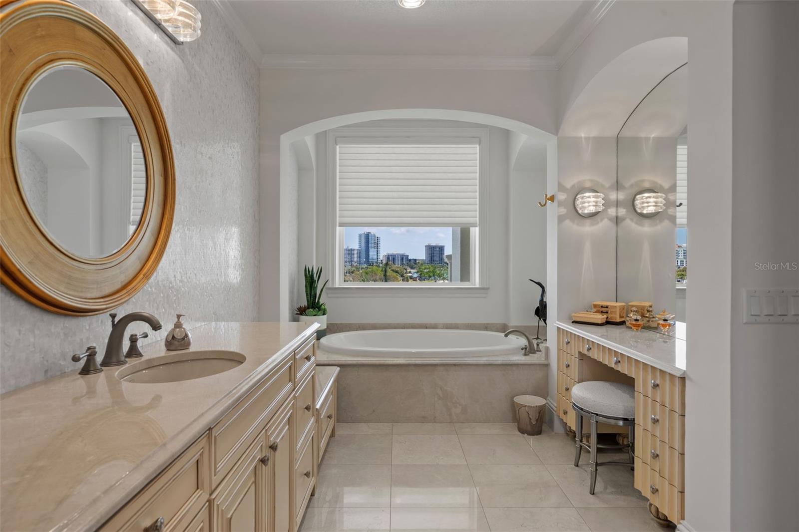 464 GOLDEN GATE PT #703, SARASOTA, FL, 34236