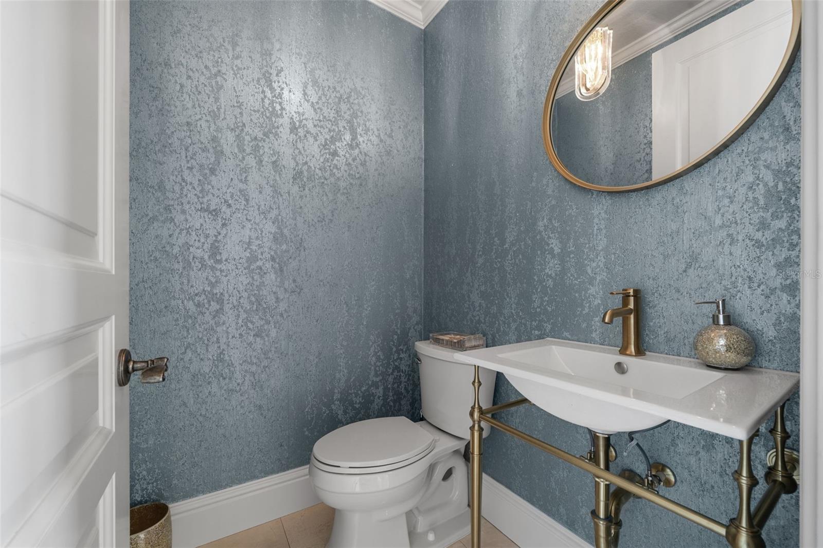 464 GOLDEN GATE PT #703, SARASOTA, FL, 34236