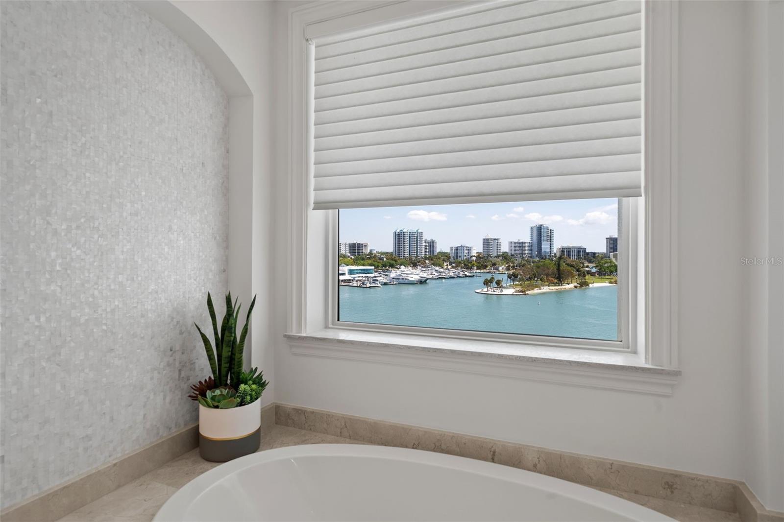464 GOLDEN GATE PT #703, SARASOTA, FL, 34236