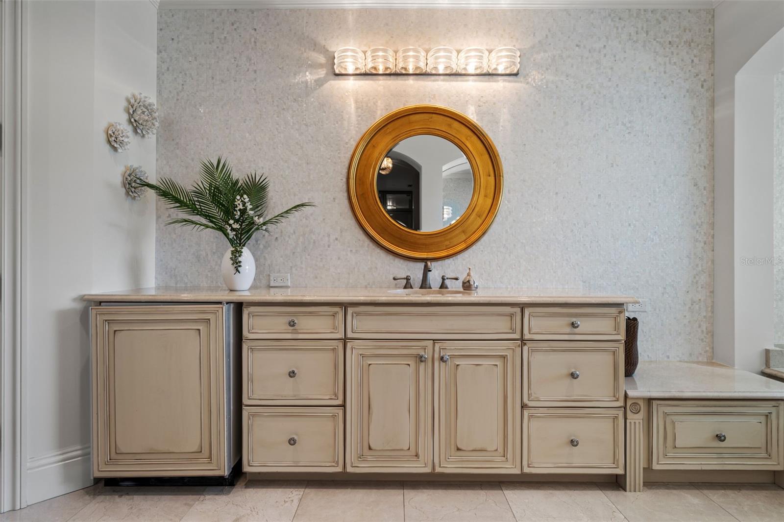 464 GOLDEN GATE PT #703, SARASOTA, FL, 34236