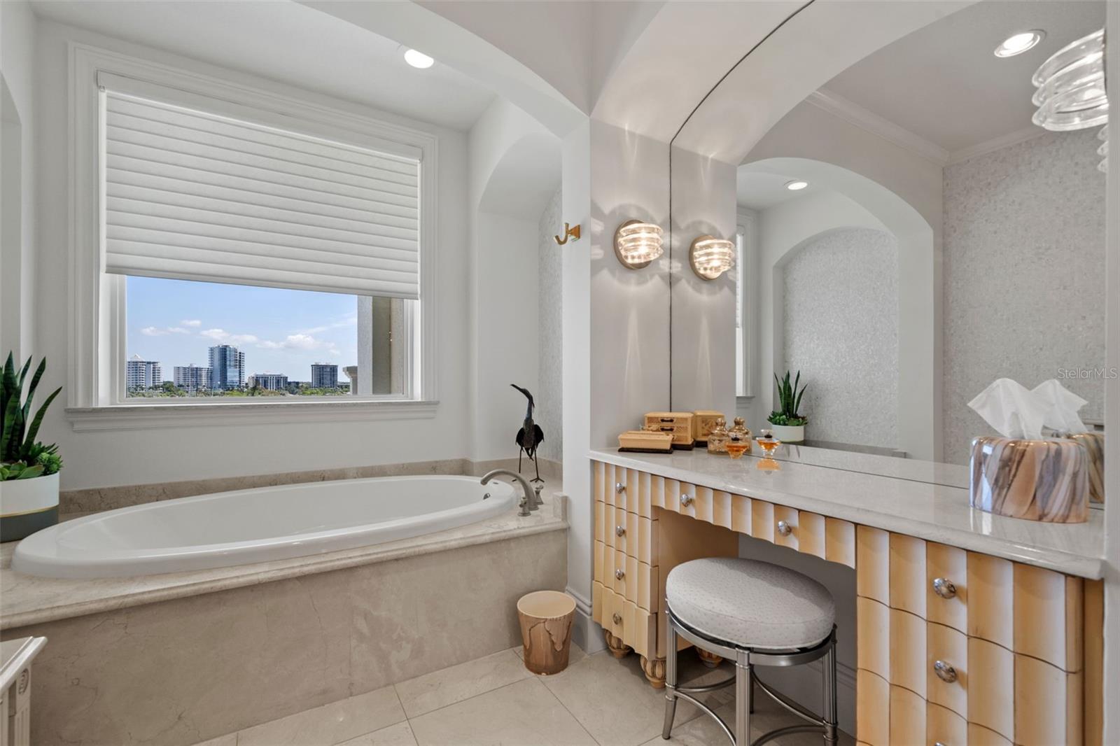 464 GOLDEN GATE PT #703, SARASOTA, FL, 34236