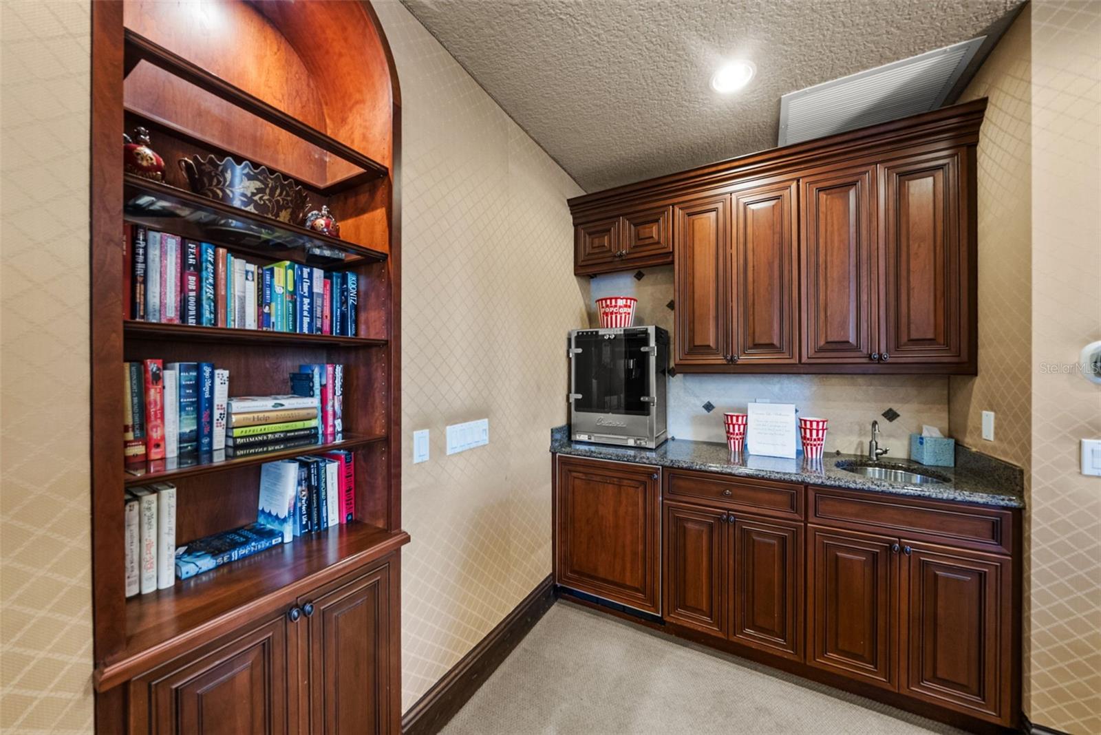 464 GOLDEN GATE PT #703, SARASOTA, FL, 34236
