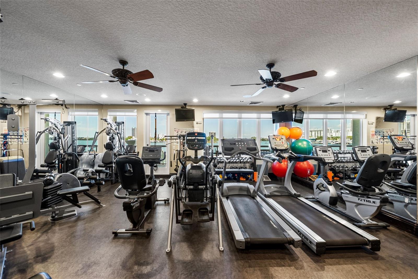 464 GOLDEN GATE PT #703, SARASOTA, FL, 34236