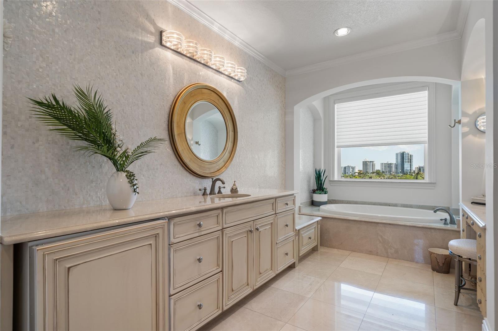 464 GOLDEN GATE PT #703, SARASOTA, FL, 34236