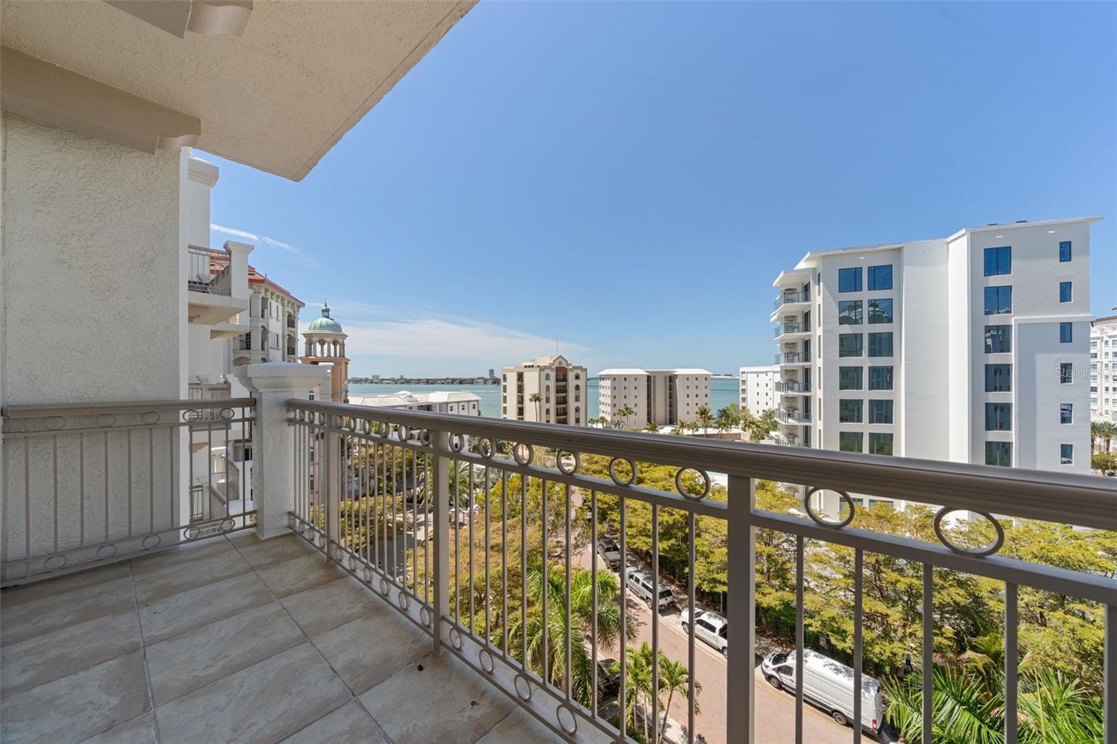 464 GOLDEN GATE PT #703, SARASOTA, FL, 34236