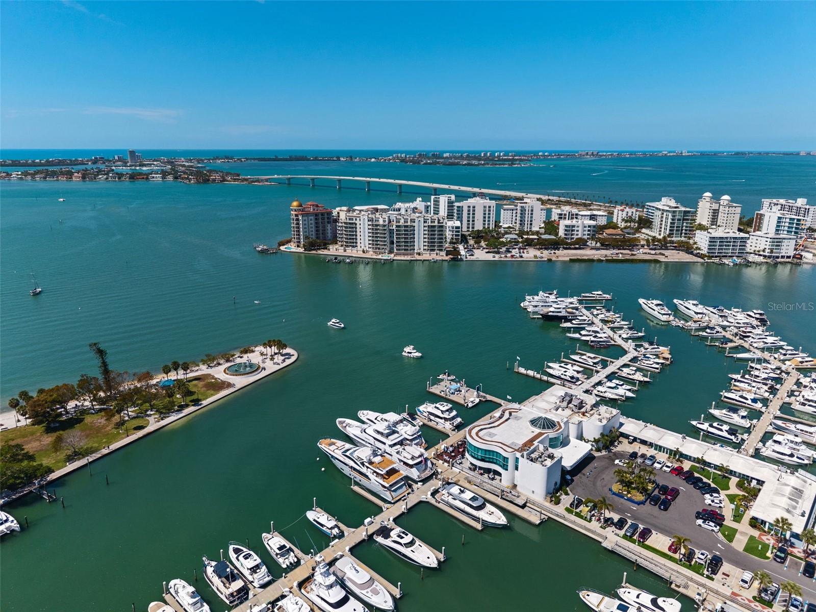464 GOLDEN GATE PT #703, SARASOTA, FL, 34236