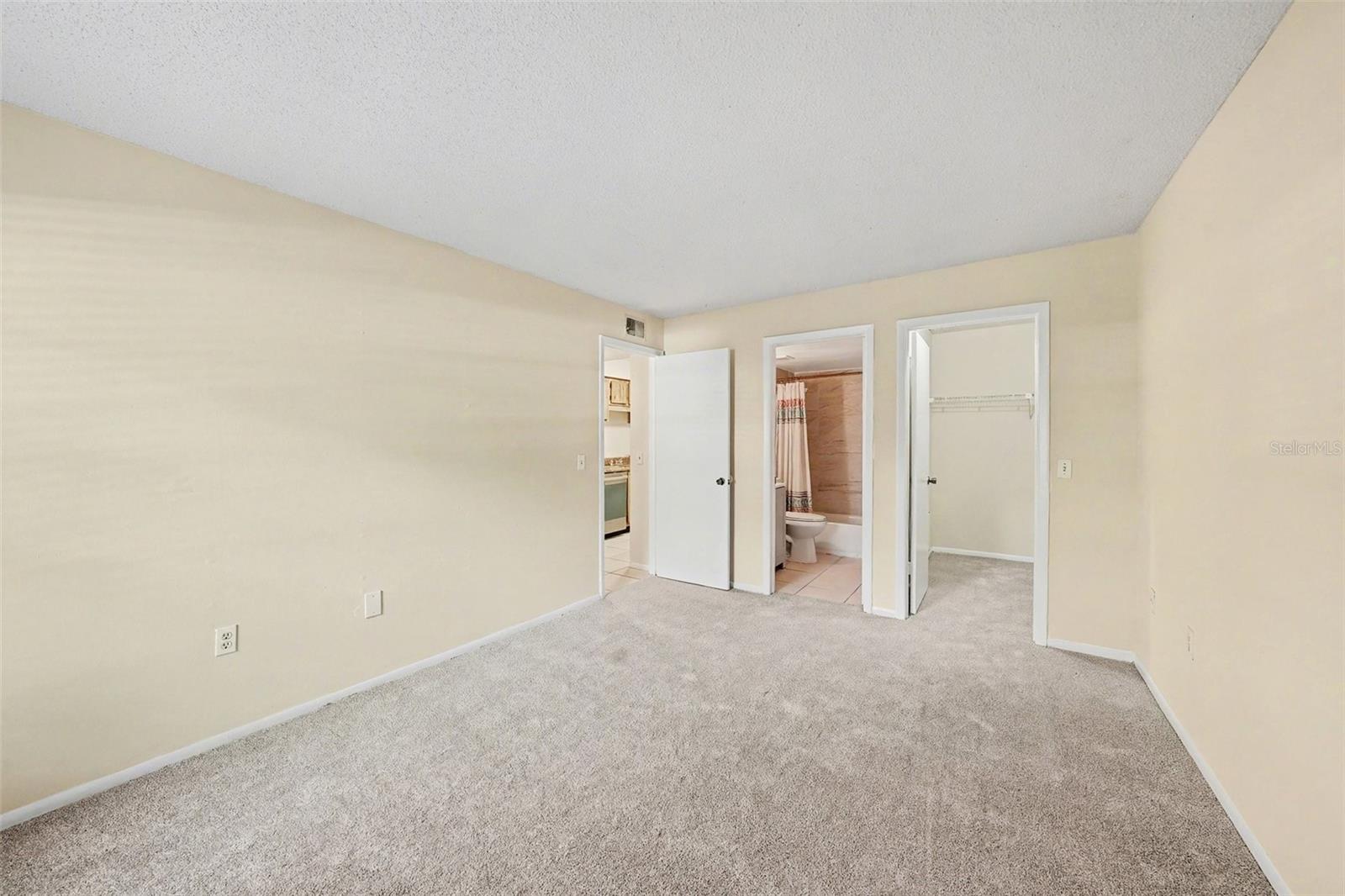 14319 HANGING MOSS CIR #101, TAMPA, FL, 33613