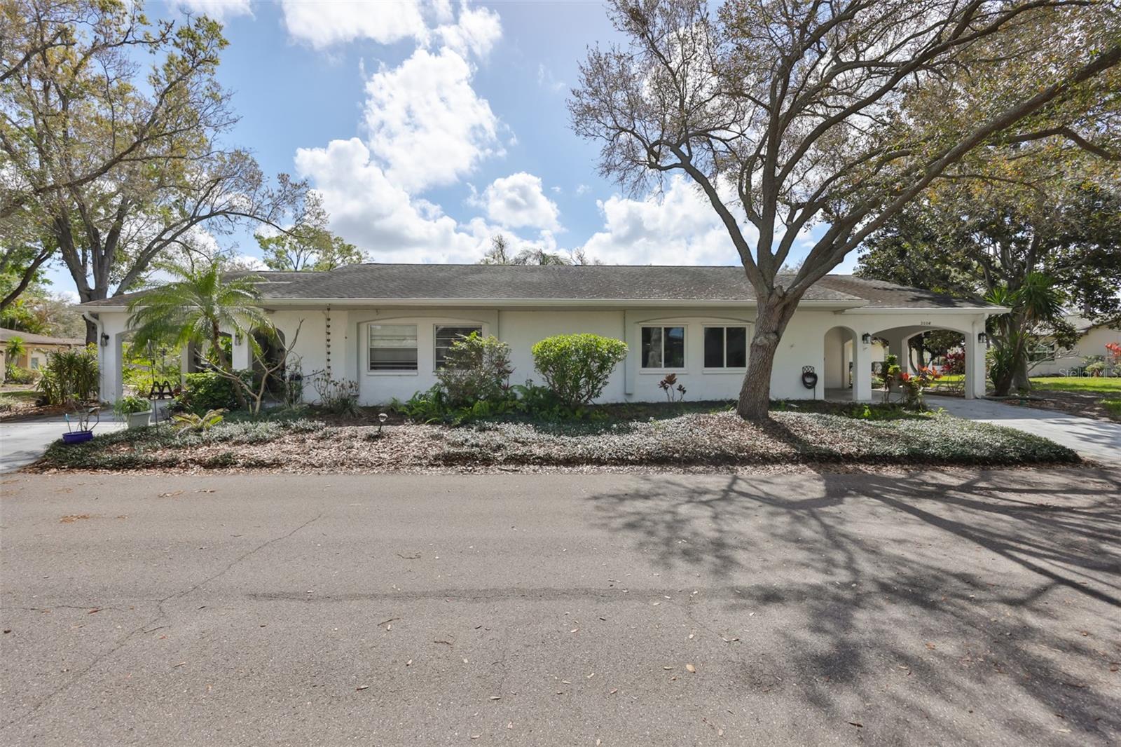 2004 HALIDOM WAY, SUN CITY CENTER, FL, 33573