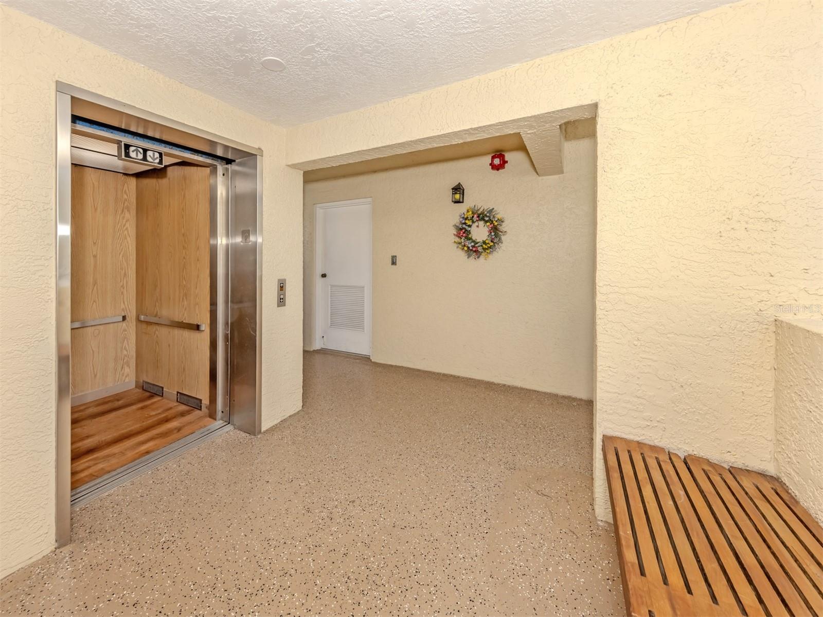 925 WEXFORD BLVD, VENICE, FL, 34293