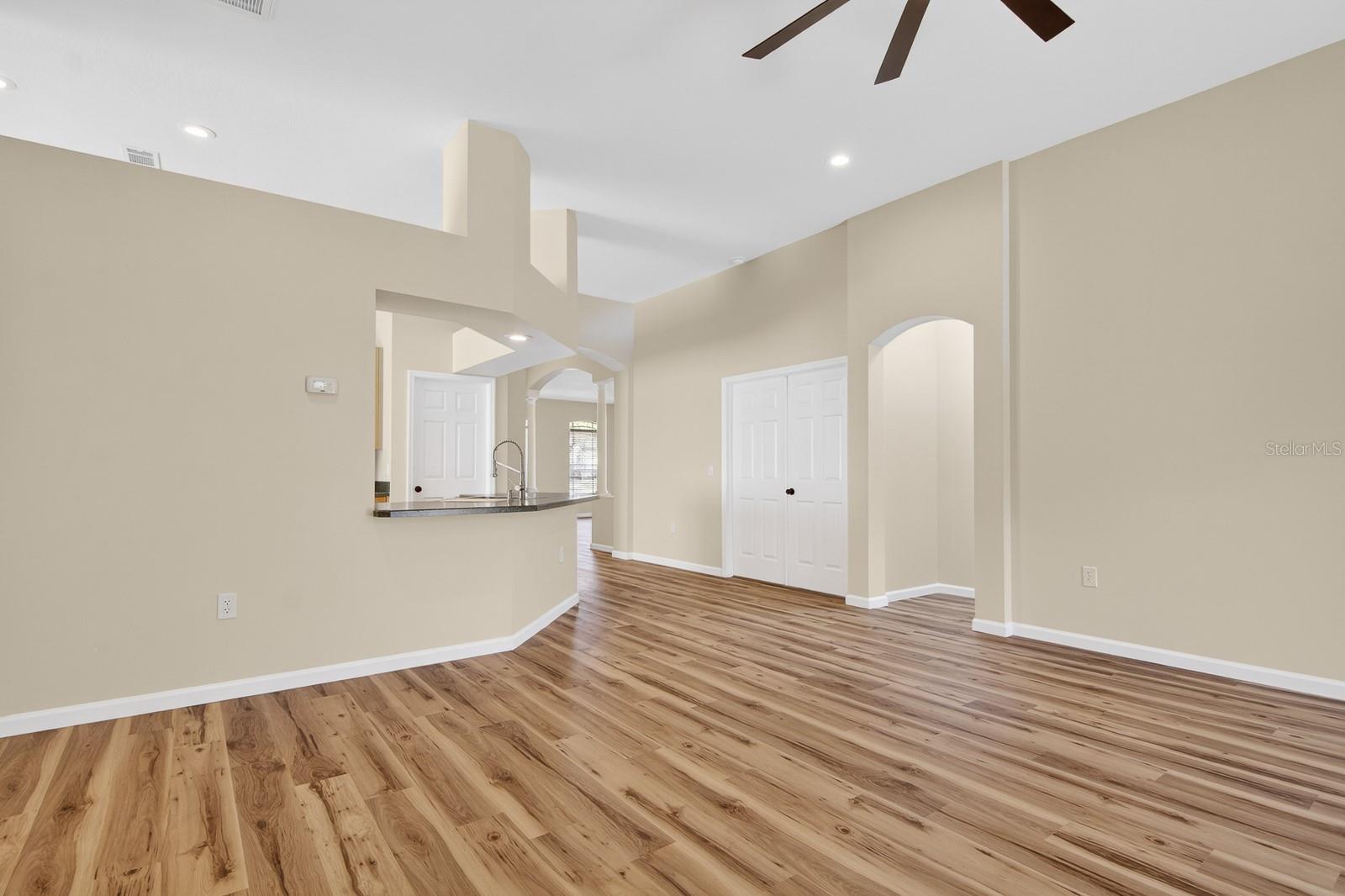 6002 MARTINGLADE PL, LITHIA, FL, 33547