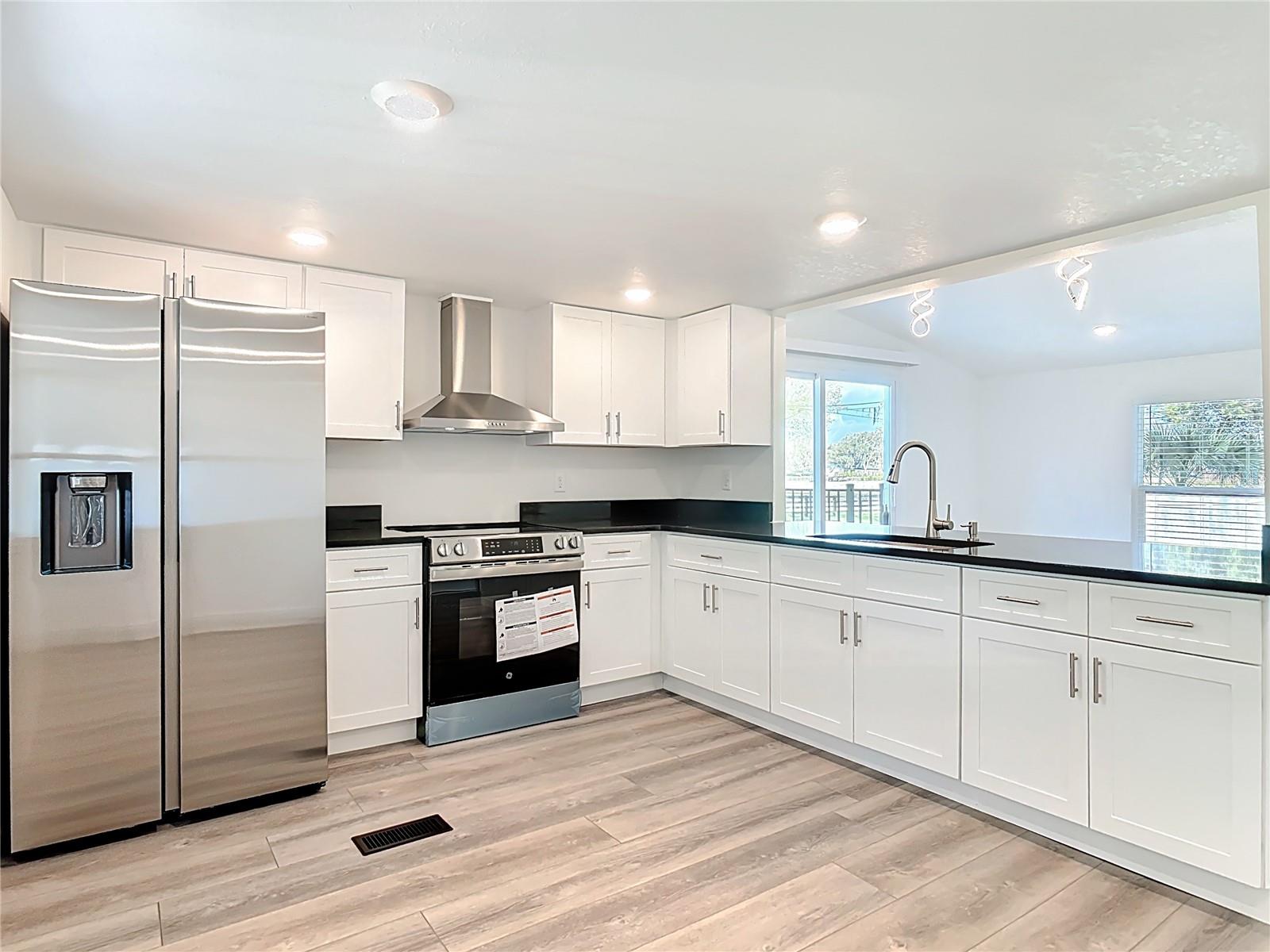 31700 ORANGE ST, SORRENTO, FL, 32776