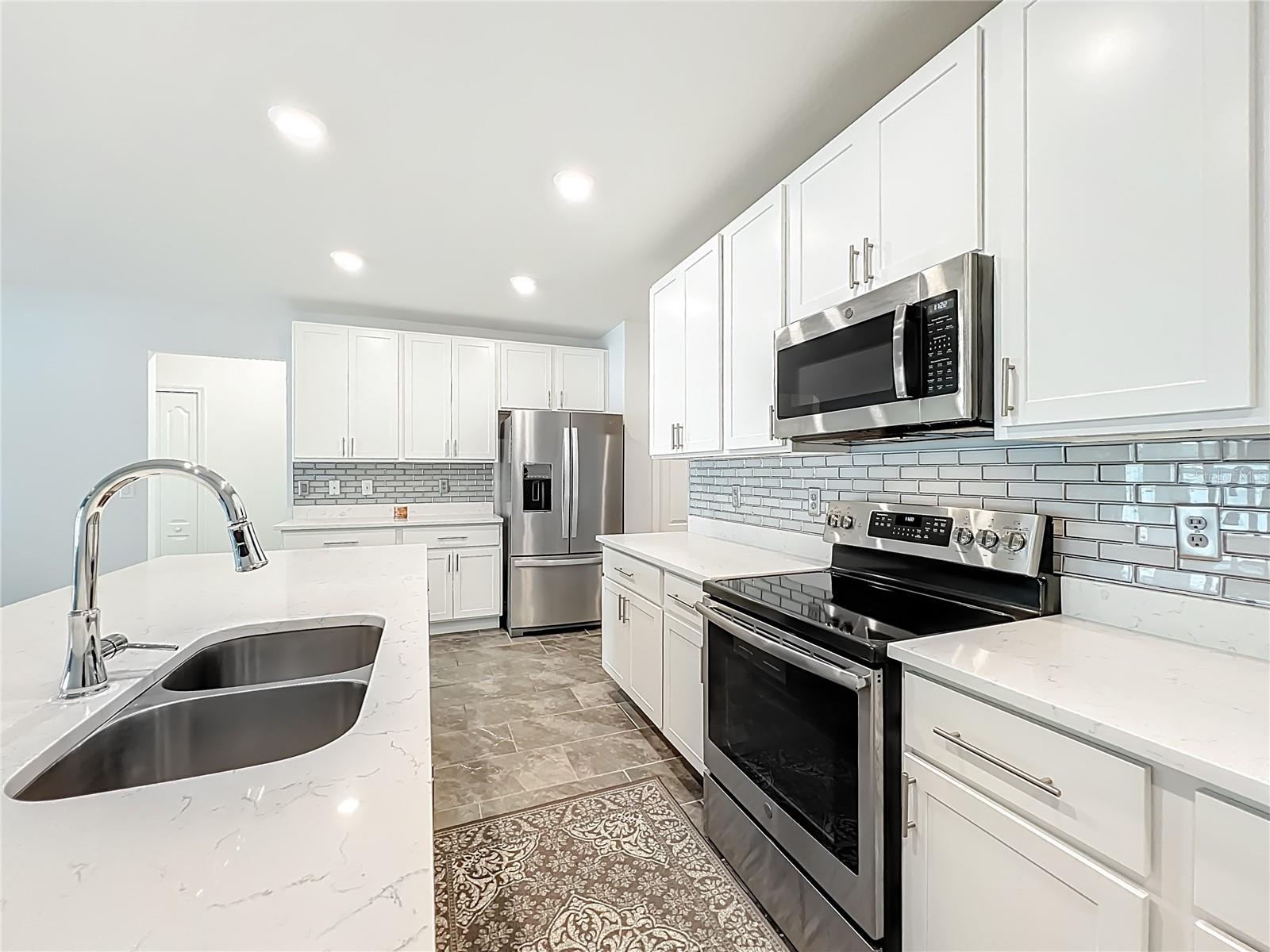 341 LAKE DOE BLVD, APOPKA, FL, 32703