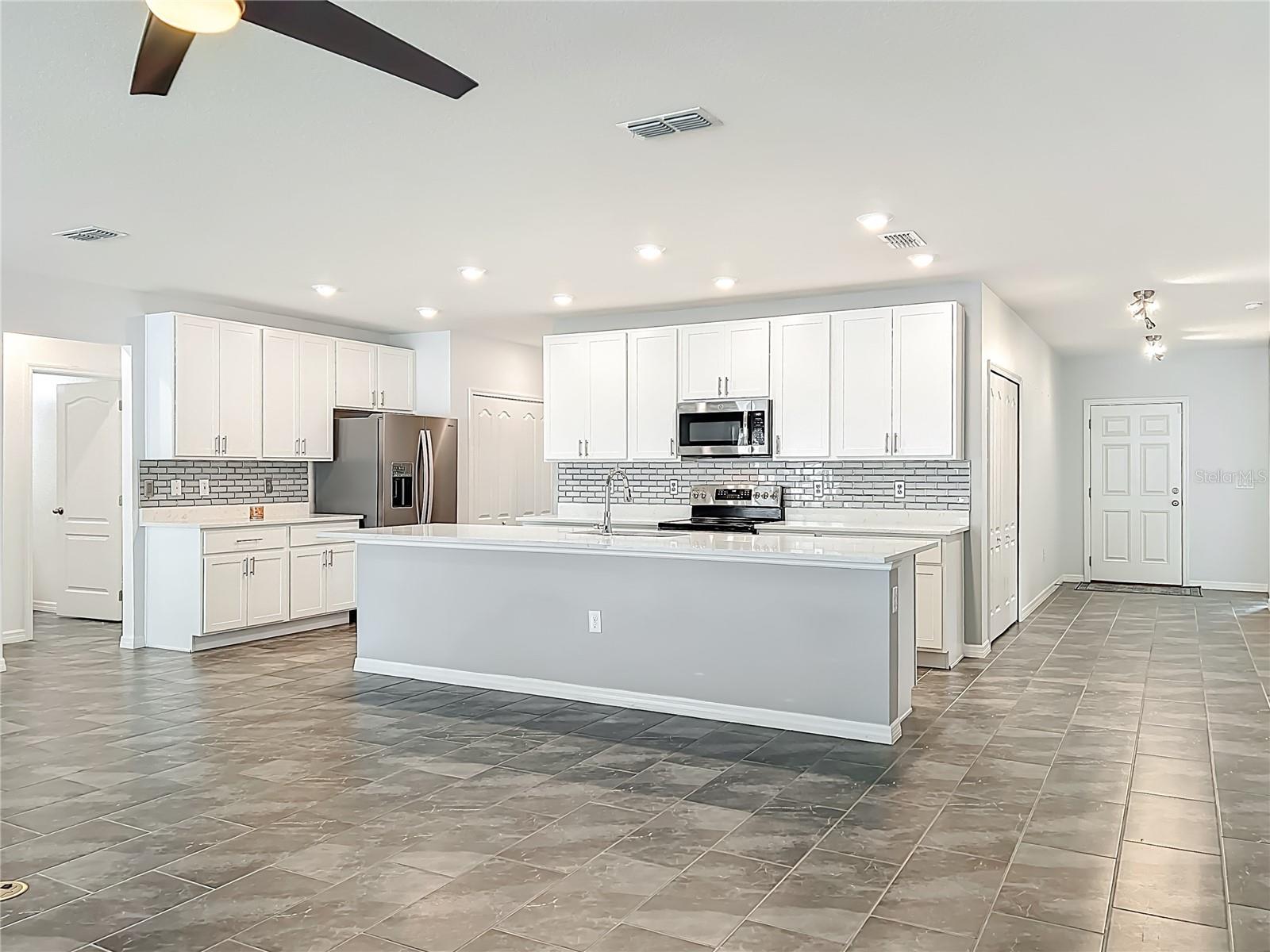 341 LAKE DOE BLVD, APOPKA, FL, 32703