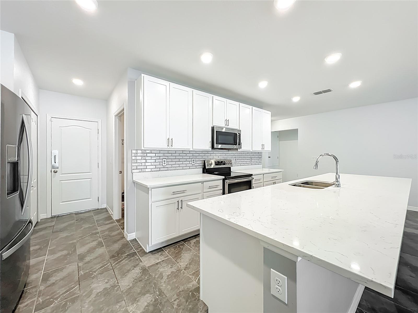 341 LAKE DOE BLVD, APOPKA, FL, 32703