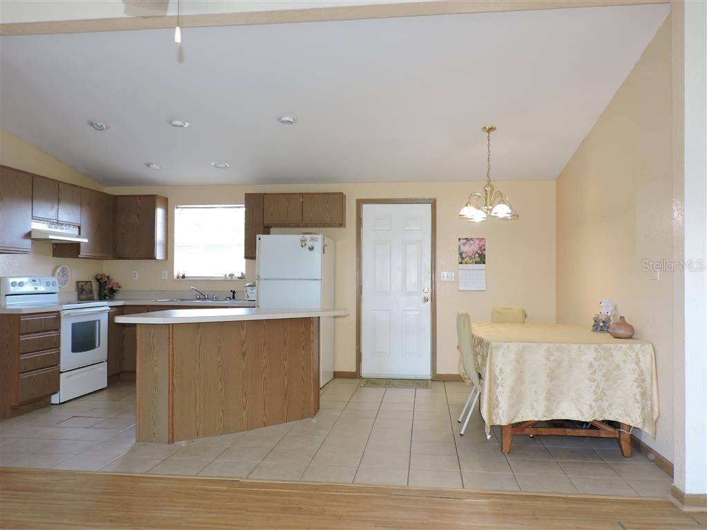 2568 TALL PALM AVE, LAKE WALES, FL, 33898