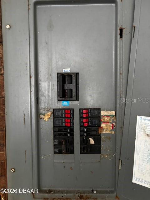 227 W VOORHIS AVE, DELAND, FL, 32720