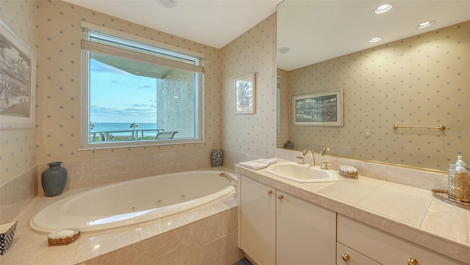 2185 GULF OF MEXICO DR #223, LONGBOAT KEY, FL, 34228