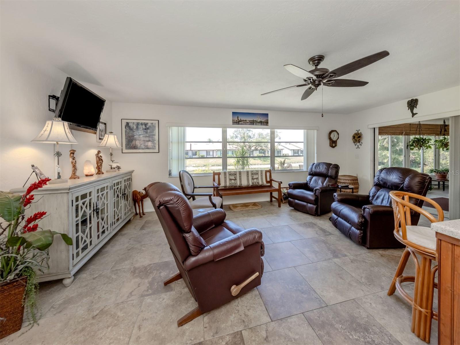 904 S GONDOLA DR, VENICE, FL, 34293