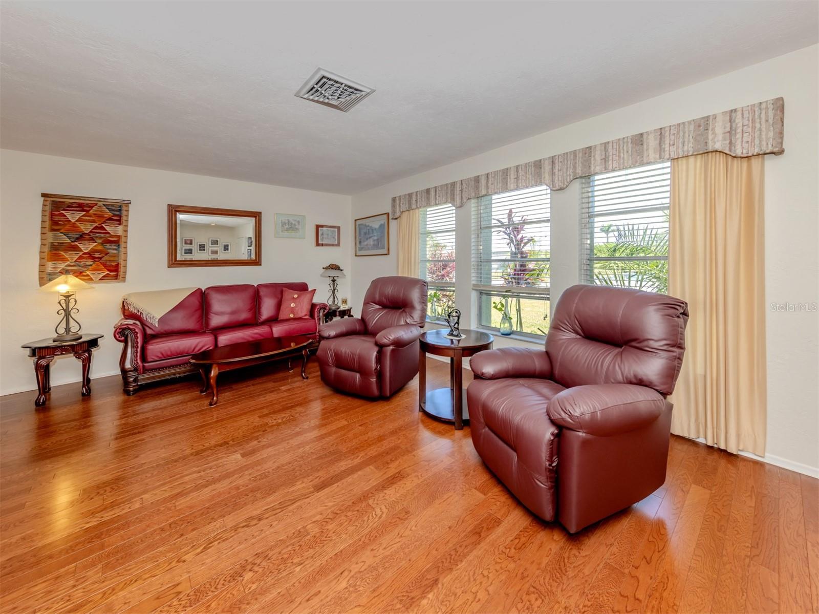 904 S GONDOLA DR, VENICE, FL, 34293