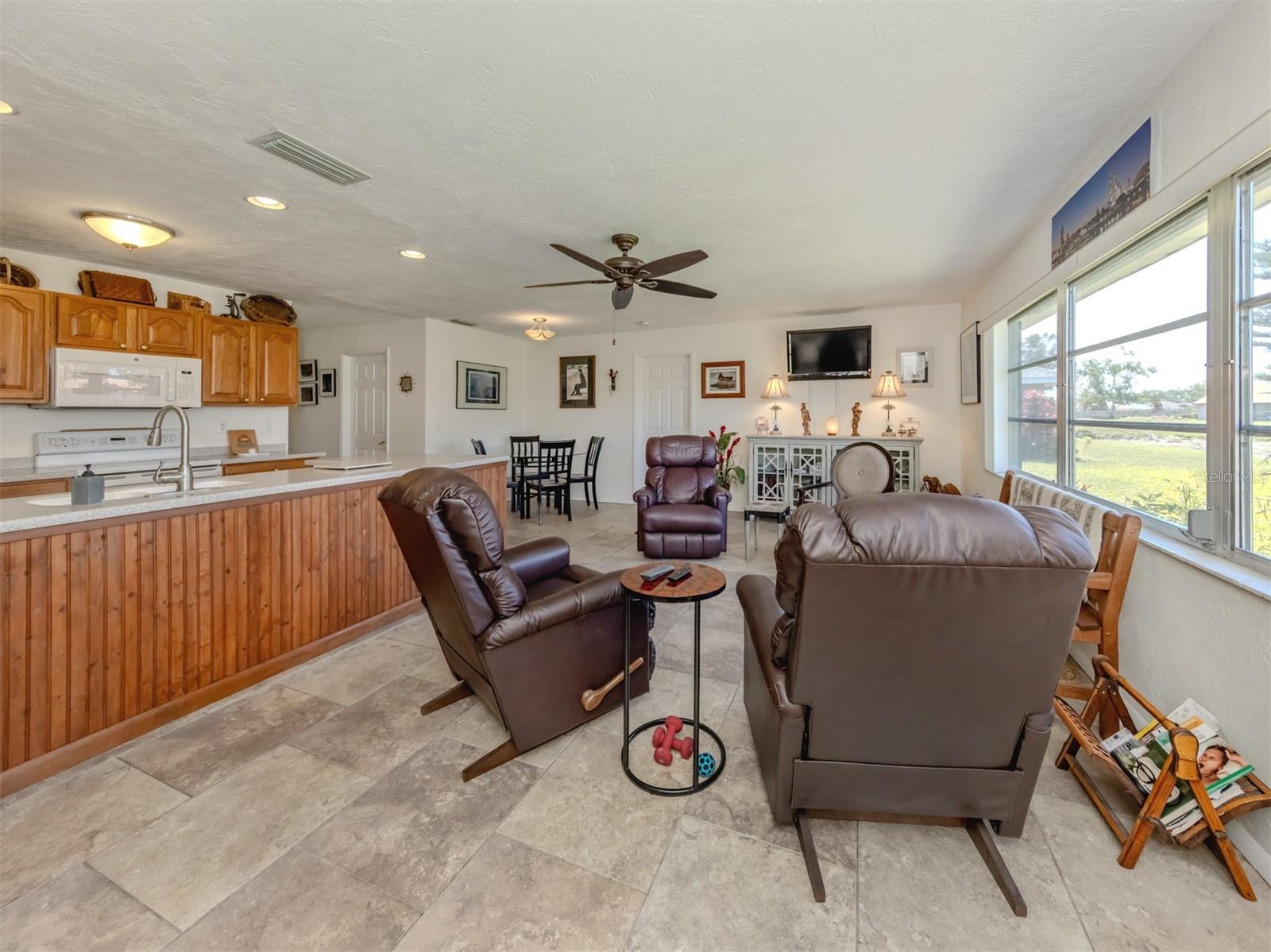 904 S GONDOLA DR, VENICE, FL, 34293
