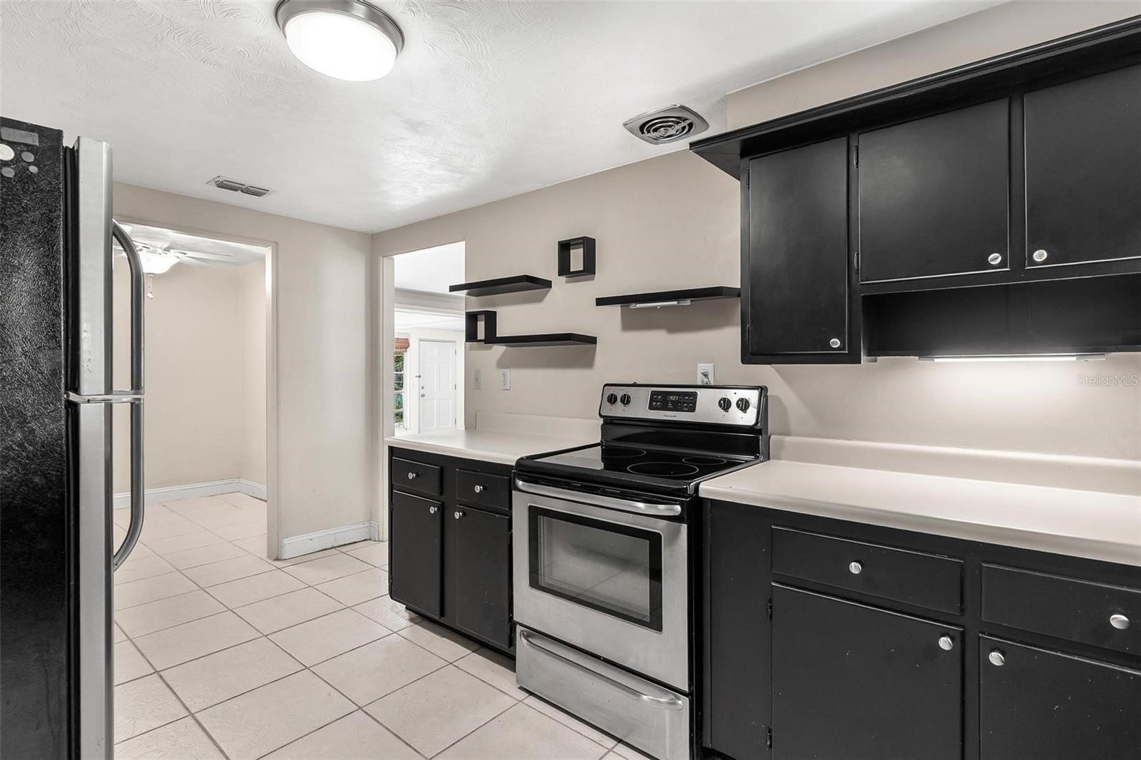 366 BAY RD, MOUNT DORA, FL, 32757