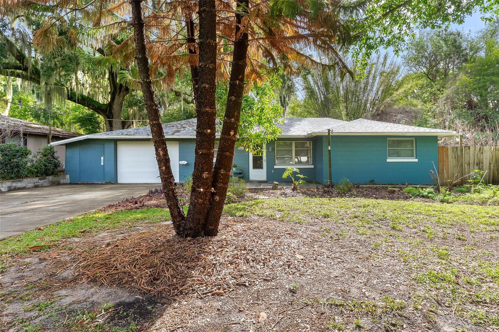 366 BAY RD, MOUNT DORA, FL, 32757