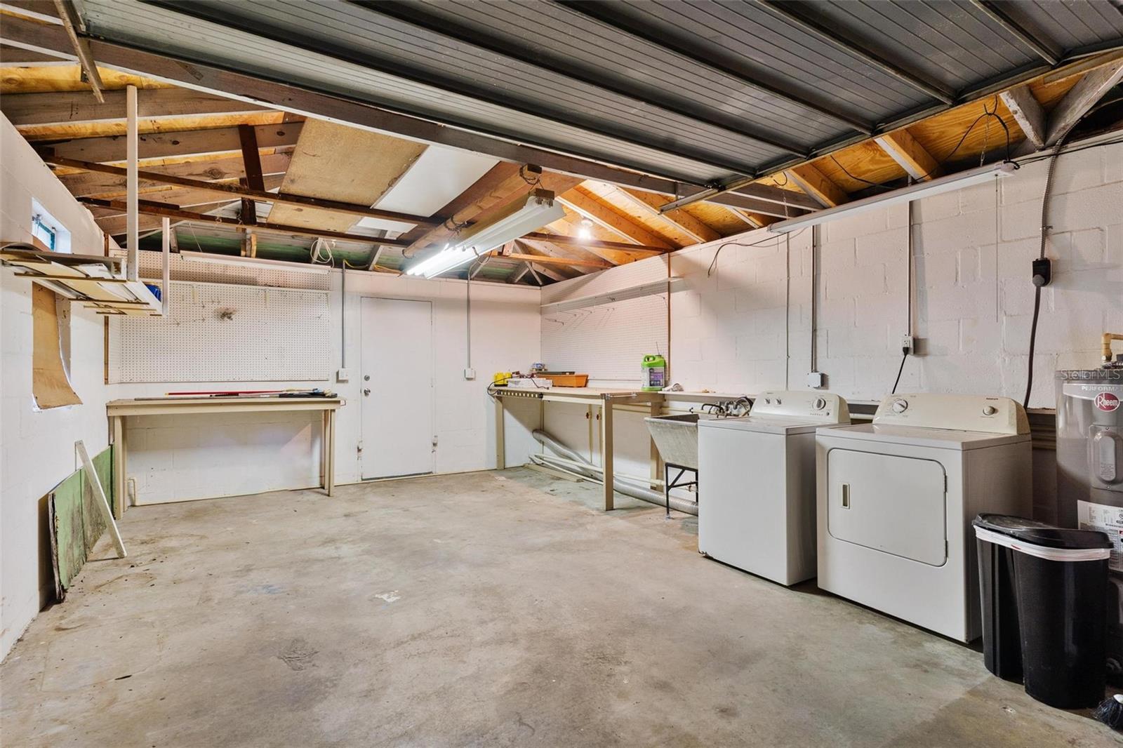 366 BAY RD, MOUNT DORA, FL, 32757