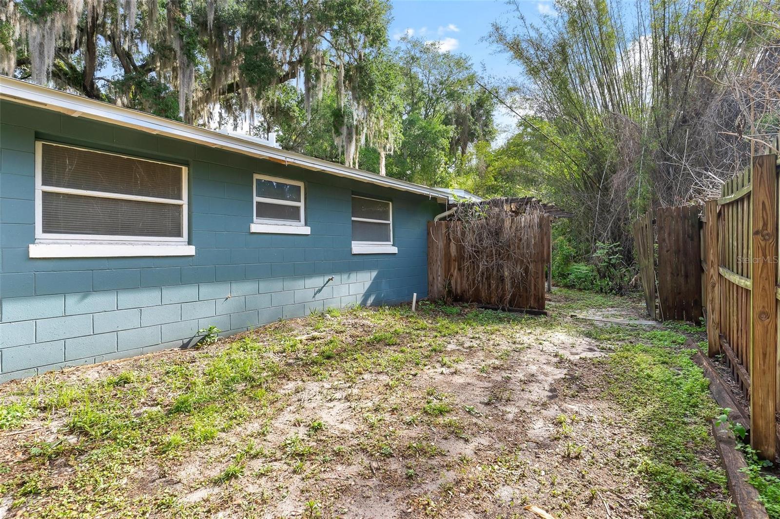 366 BAY RD, MOUNT DORA, FL, 32757