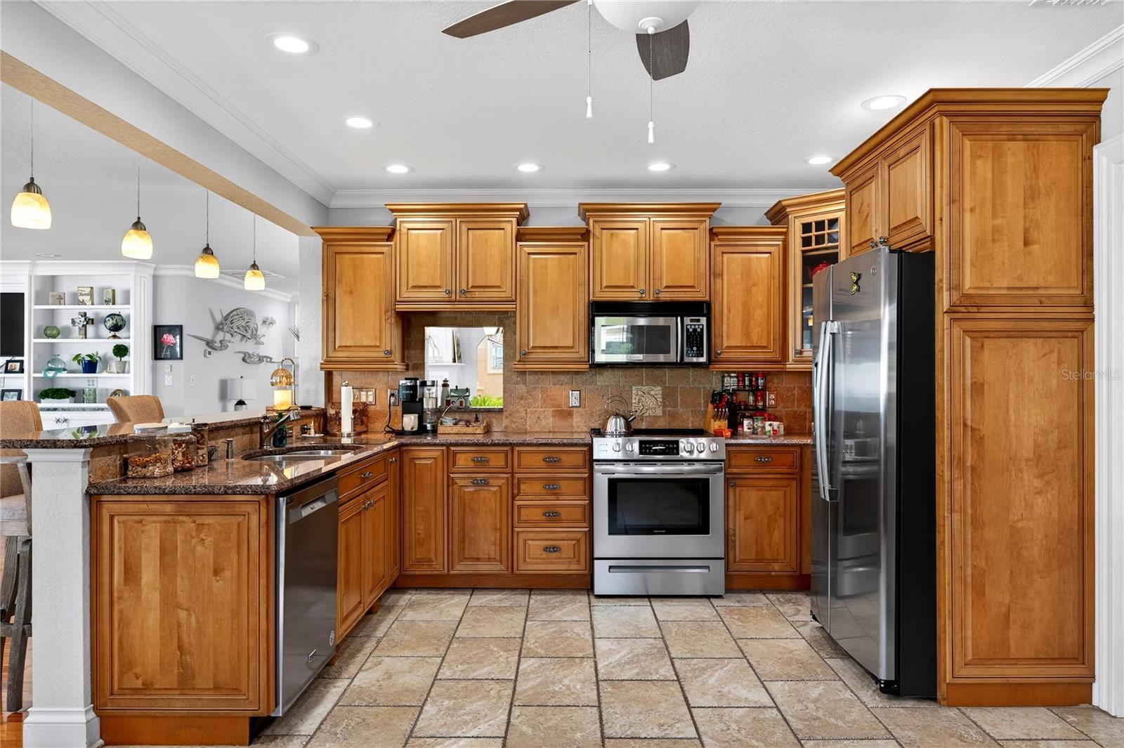 2540 E BAY ISLE DR SE, ST PETERSBURG, FL, 33705