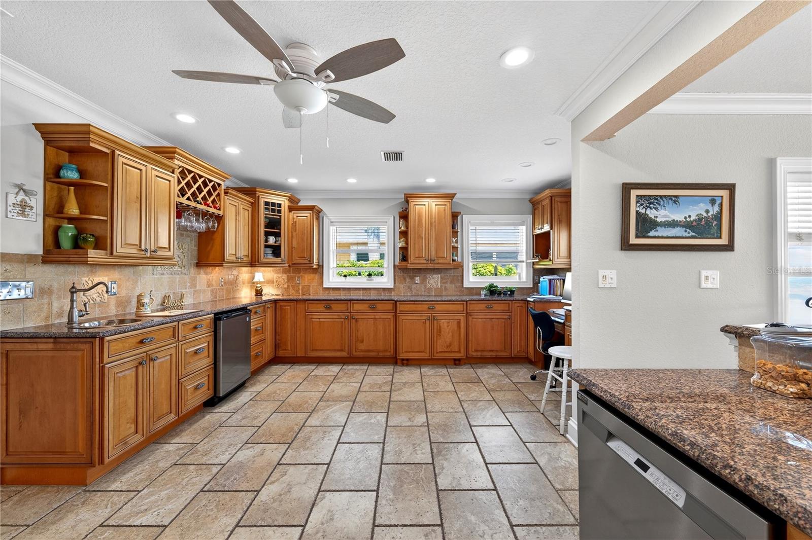 2540 E BAY ISLE DR SE, ST PETERSBURG, FL, 33705