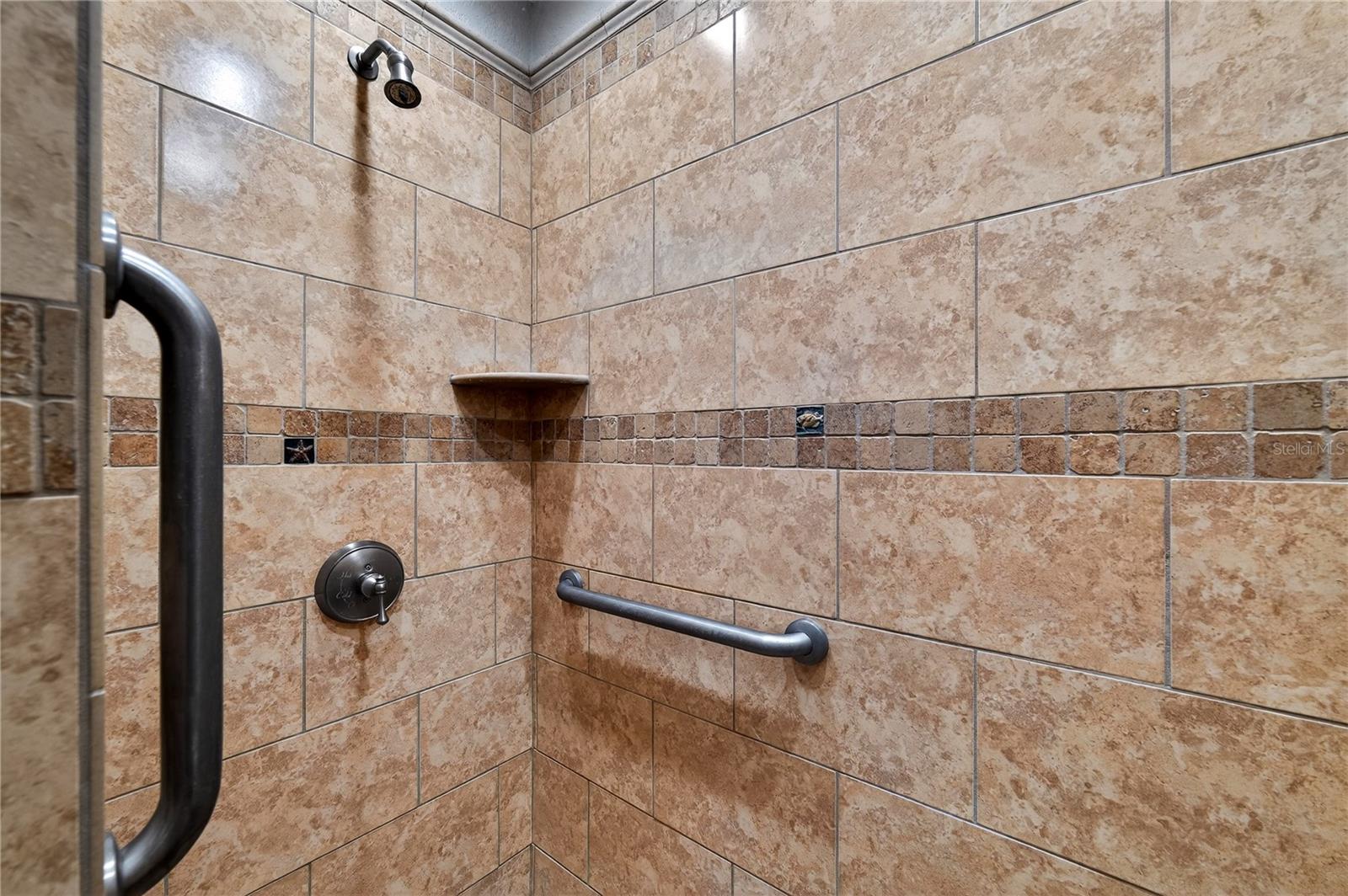 2540 E BAY ISLE DR SE, ST PETERSBURG, FL, 33705