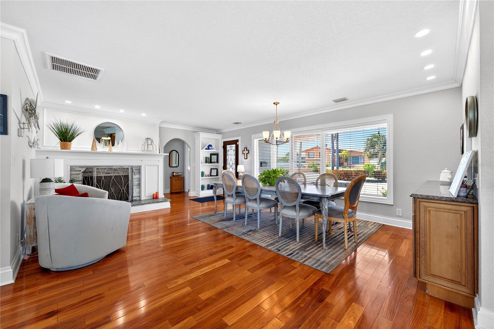 2540 E BAY ISLE DR SE, ST PETERSBURG, FL, 33705