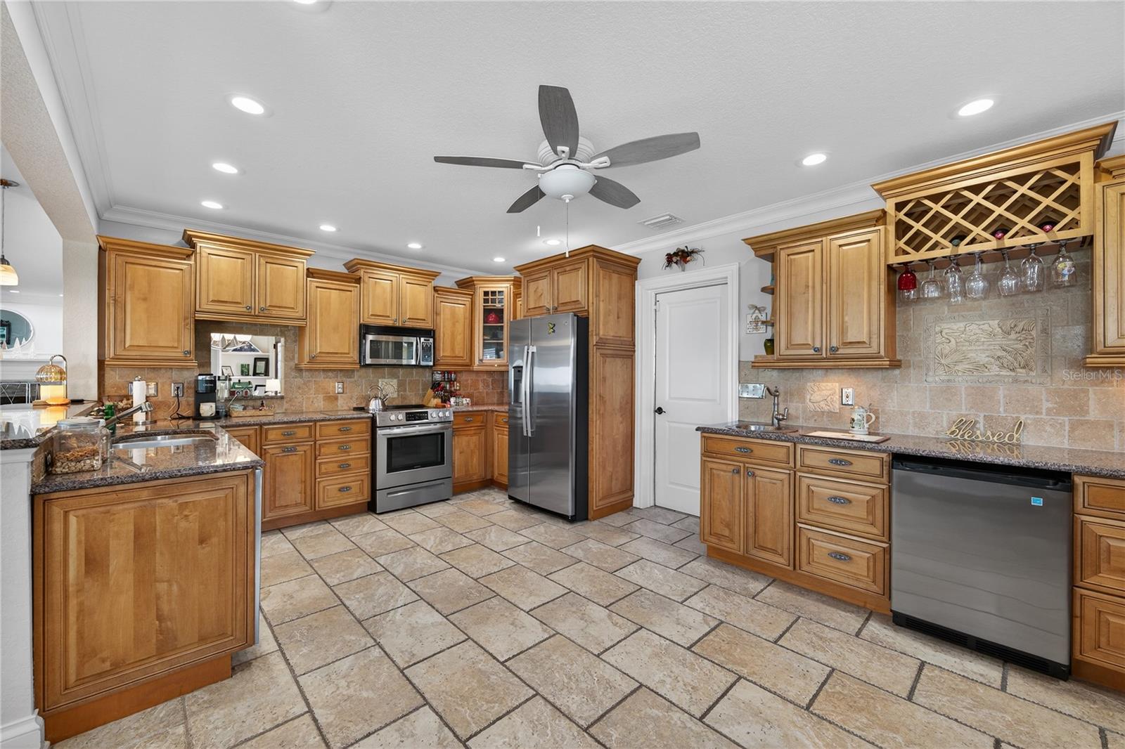 2540 E BAY ISLE DR SE, ST PETERSBURG, FL, 33705