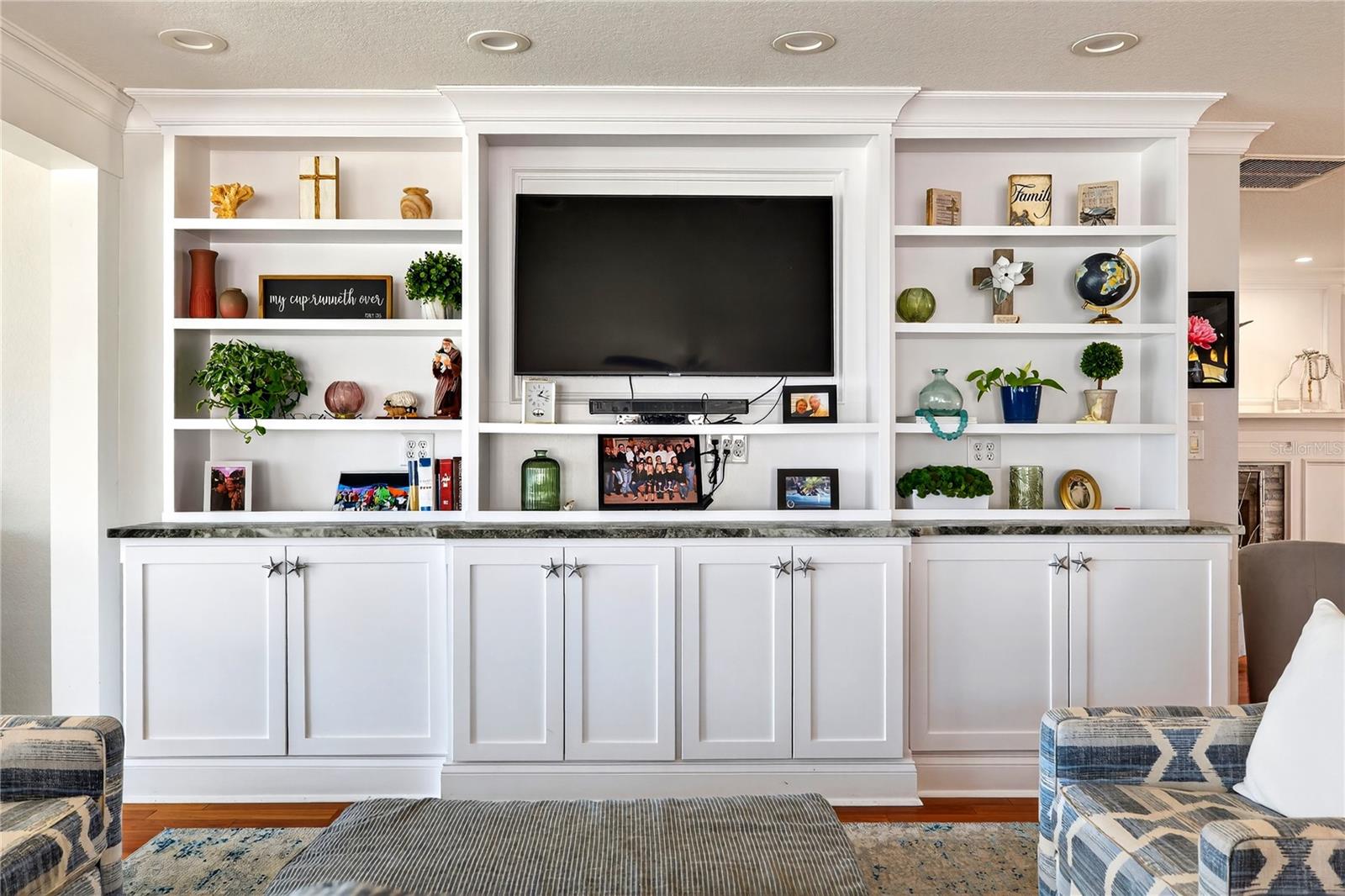 2540 E BAY ISLE DR SE, ST PETERSBURG, FL, 33705