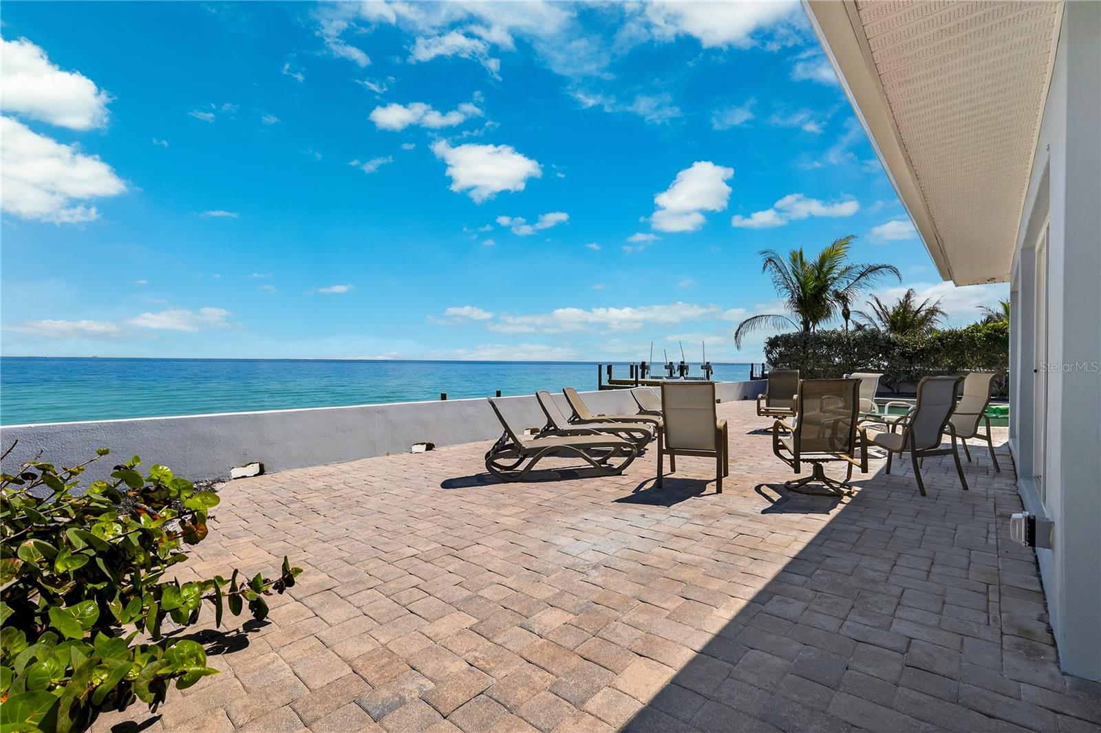 2540 E BAY ISLE DR SE, ST PETERSBURG, FL, 33705