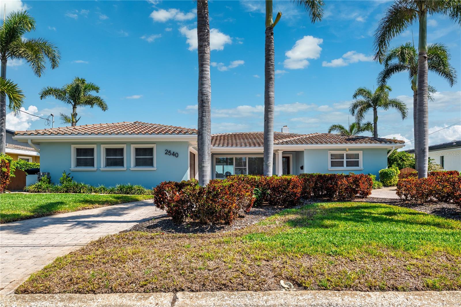 2540 E BAY ISLE DR SE, ST PETERSBURG, FL, 33705