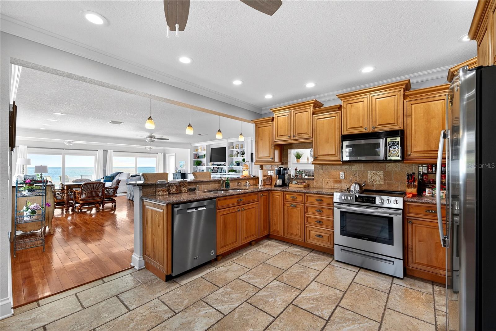 2540 E BAY ISLE DR SE, ST PETERSBURG, FL, 33705