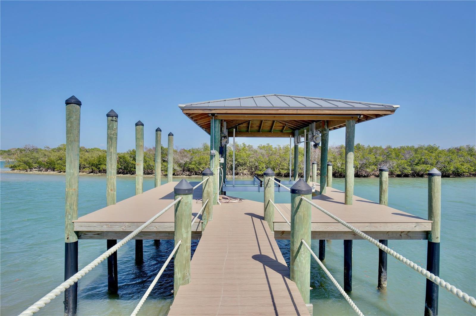211 N RIVERSIDE DR, EDGEWATER, FL, 32132