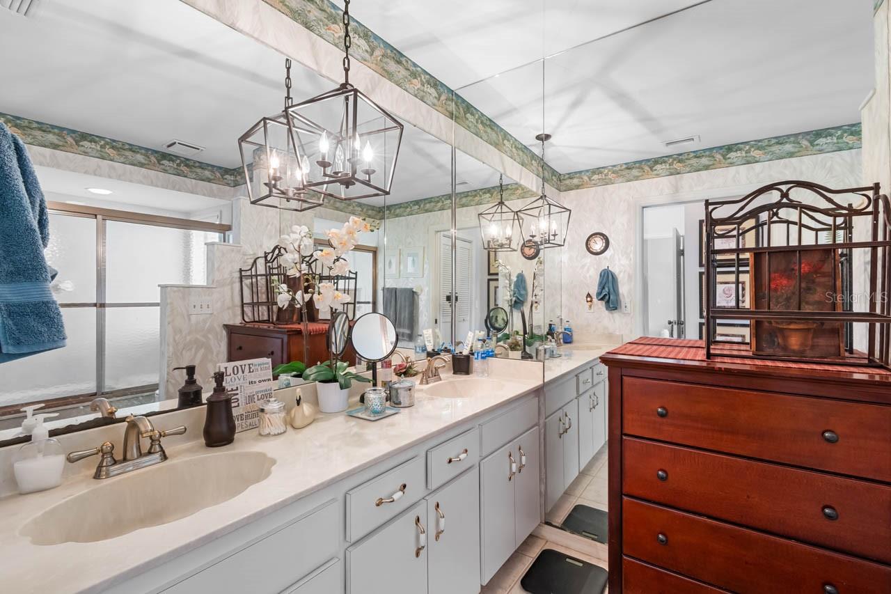 Primary Bathroom, Dual sinks