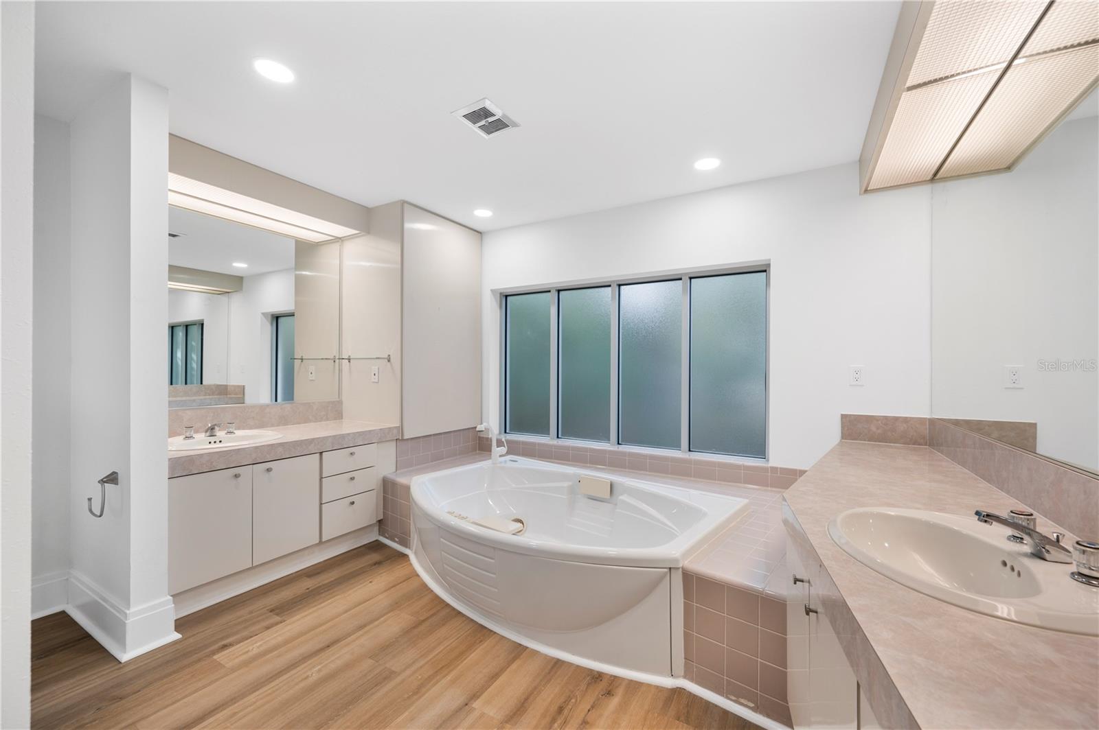 210 W PALM DR, LAKELAND, FL, 33803