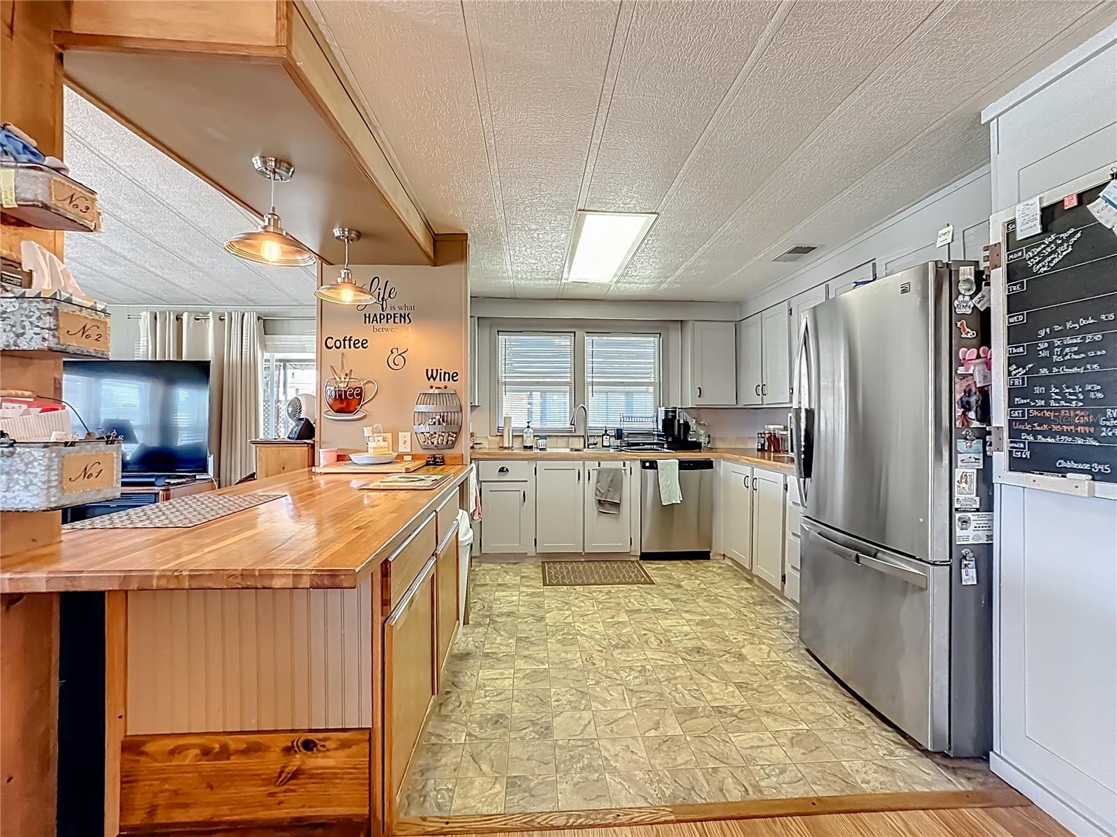 1437 MOHAWK CIR, TAVARES, FL, 32778