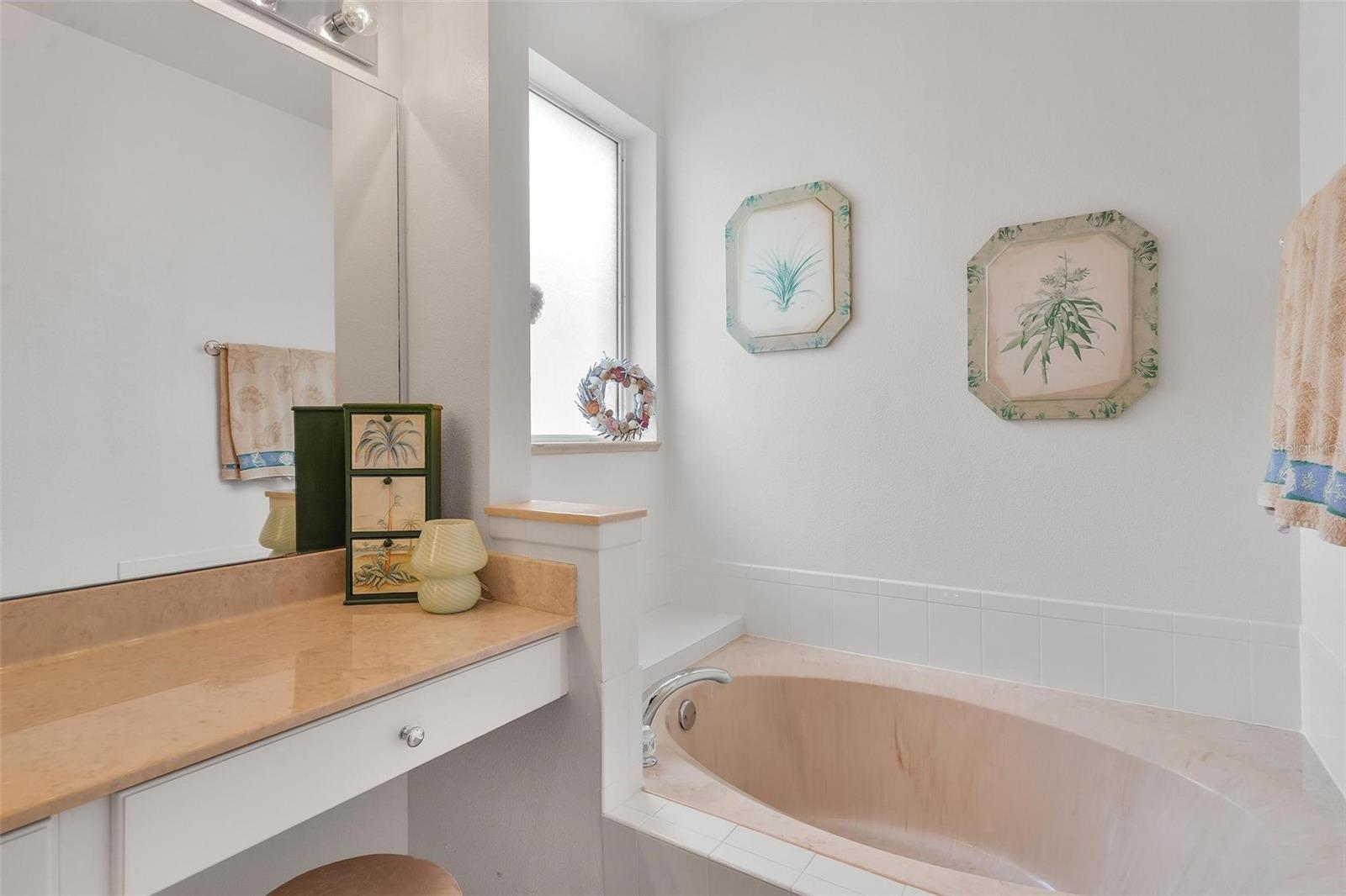 5380 CHARLESTON AVE, TAVARES, FL, 32778