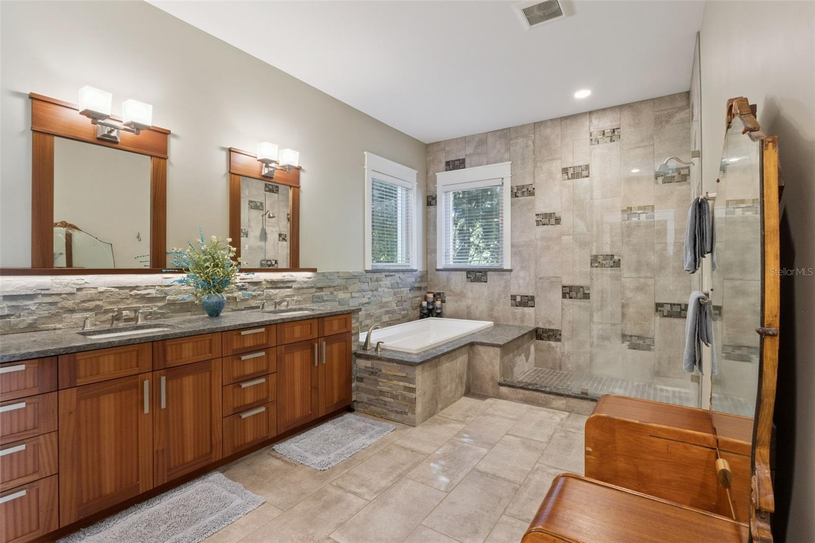 15503 TROTTING HORSE LN, TAVARES, FL, 32778