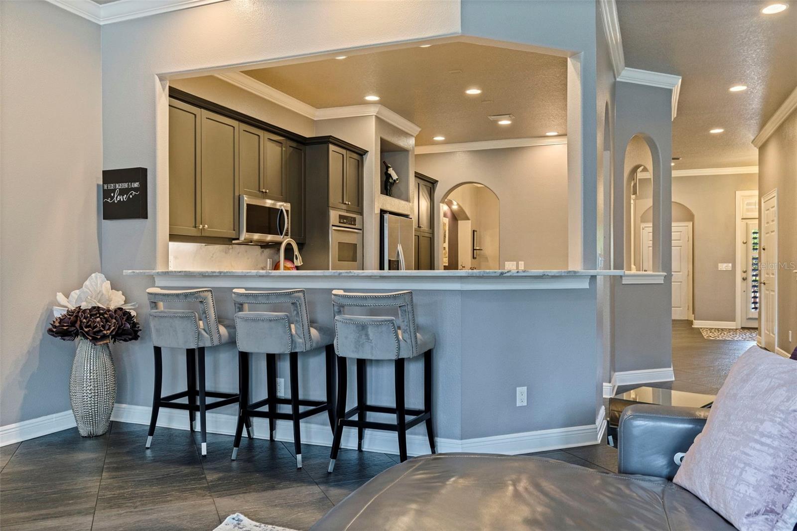 618 SAXONY BLVD, ST PETERSBURG, FL, 33716