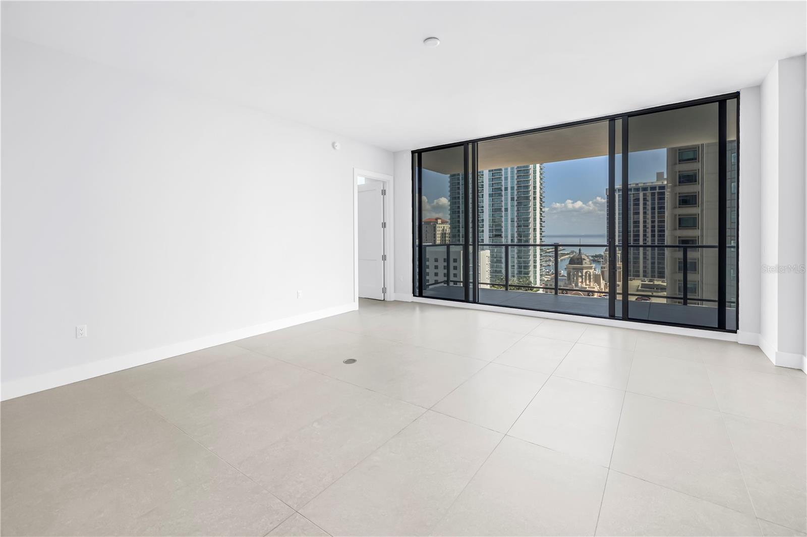 275 1ST AVE S #1703, ST PETERSBURG, FL, 33701