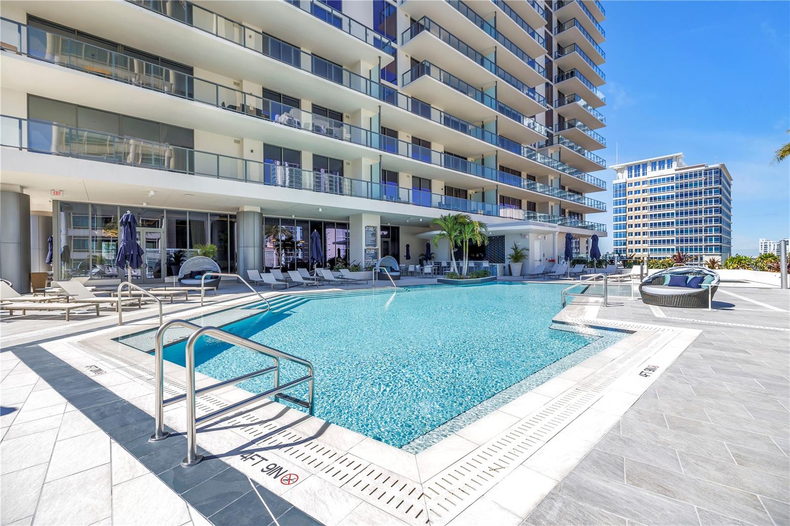 275 1ST AVE S #1703, ST PETERSBURG, FL, 33701