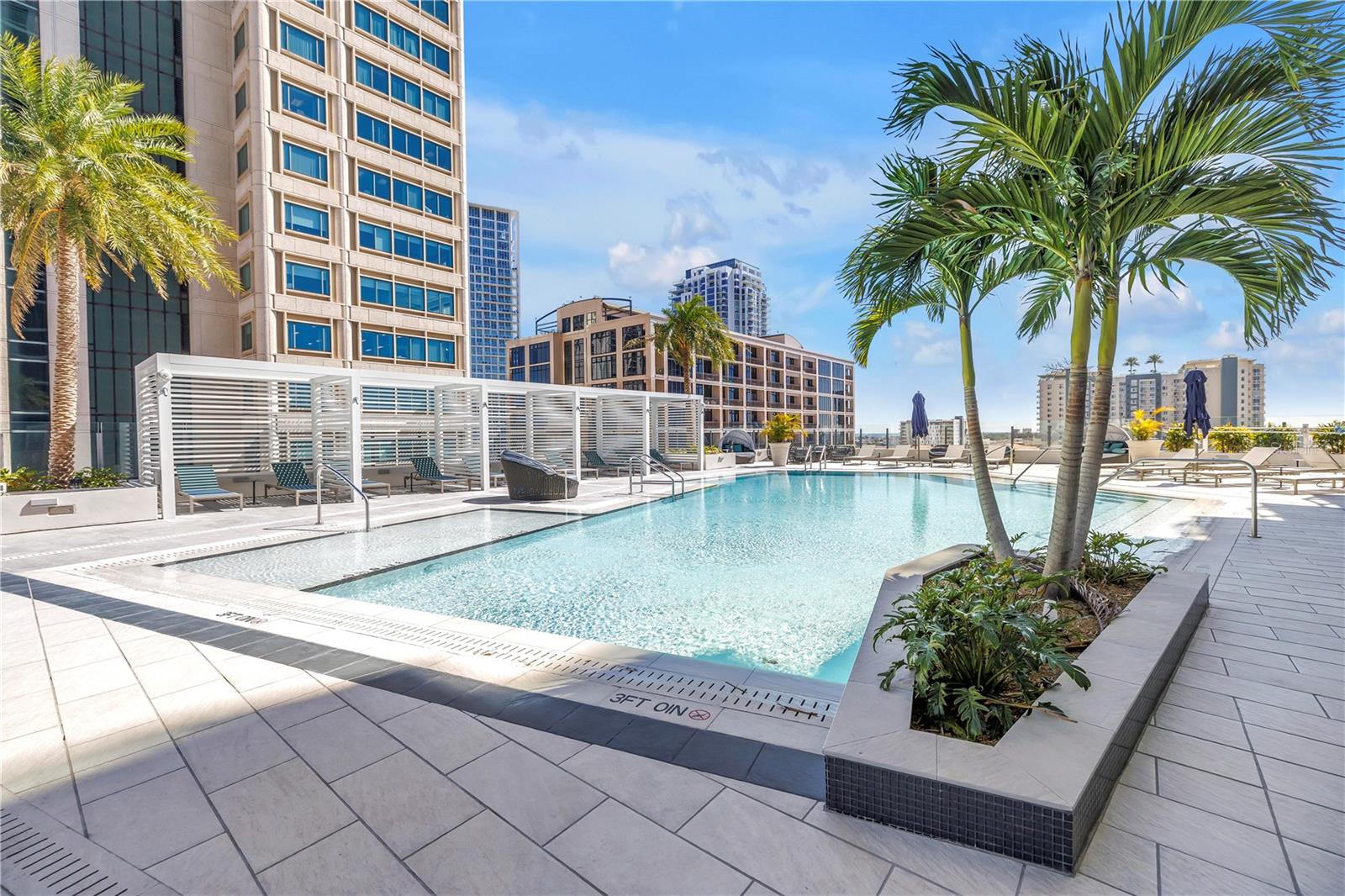 275 1ST AVE S #1703, ST PETERSBURG, FL, 33701