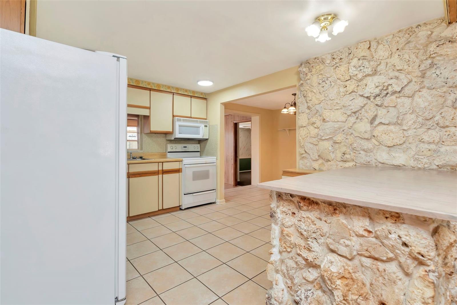 8350 94TH AVE, SEMINOLE, FL, 33777